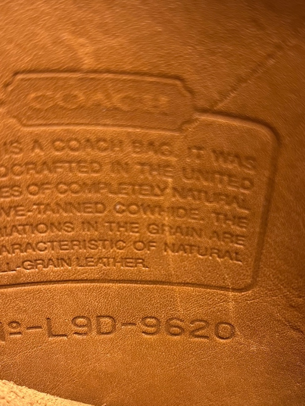 Vintage COACH Compact Pouch (Model 9620) Leather Crossbody Bag - Picture 7 of 7